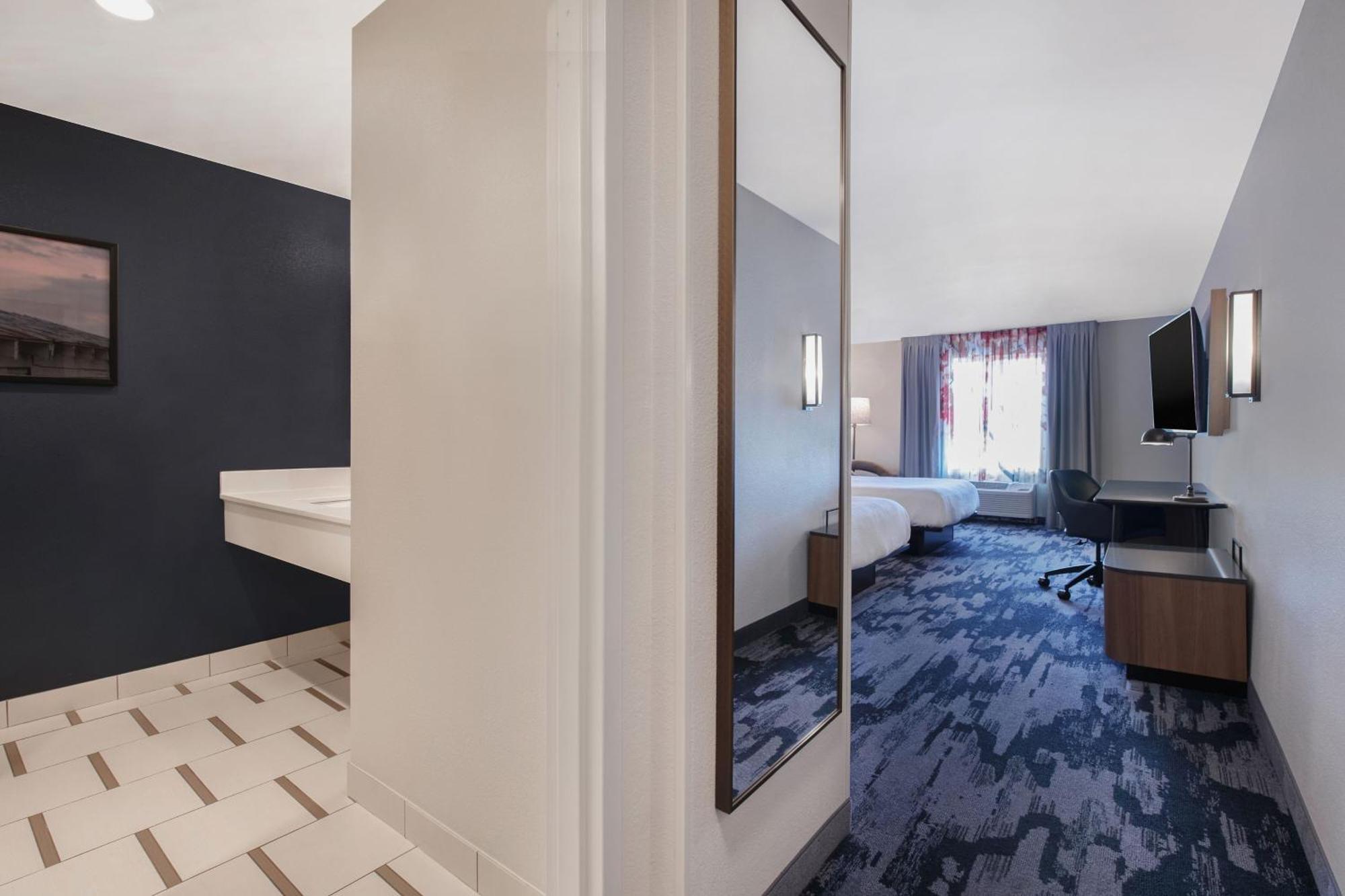 Fairfield Inn & Suites By Marriott Грийнууд Екстериор снимка